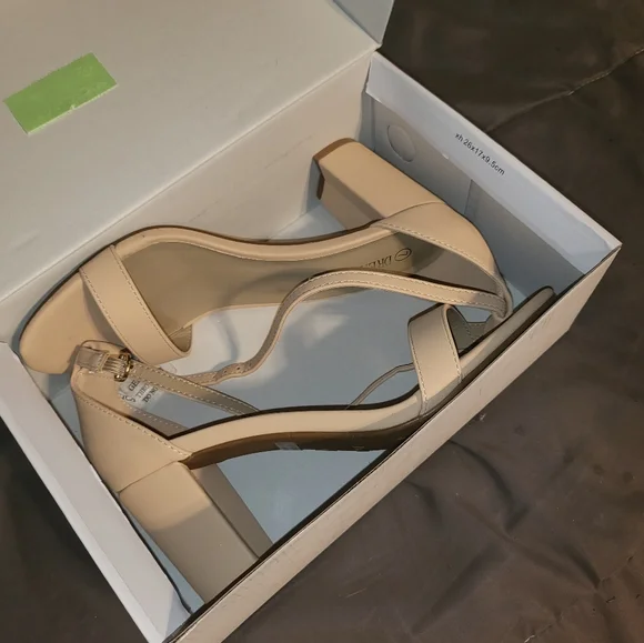 High heels - Picture 2 of 5